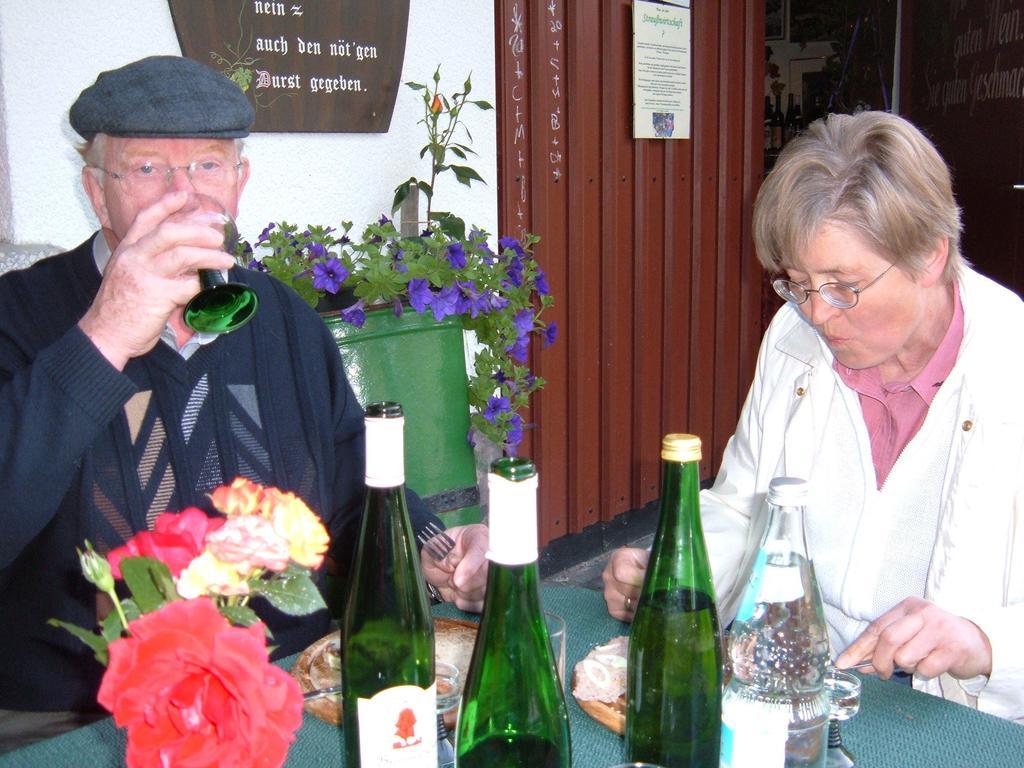 Kleines Winzerhauschen Villa Bremm Ruang foto