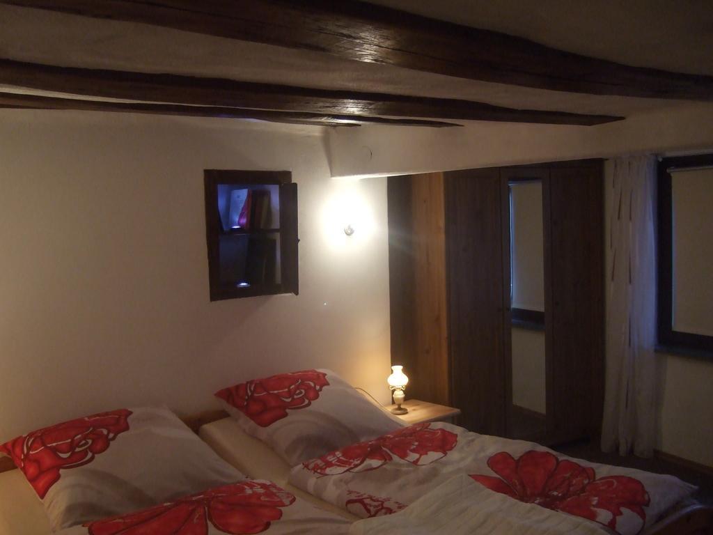 Kleines Winzerhauschen Villa Bremm Ruang foto